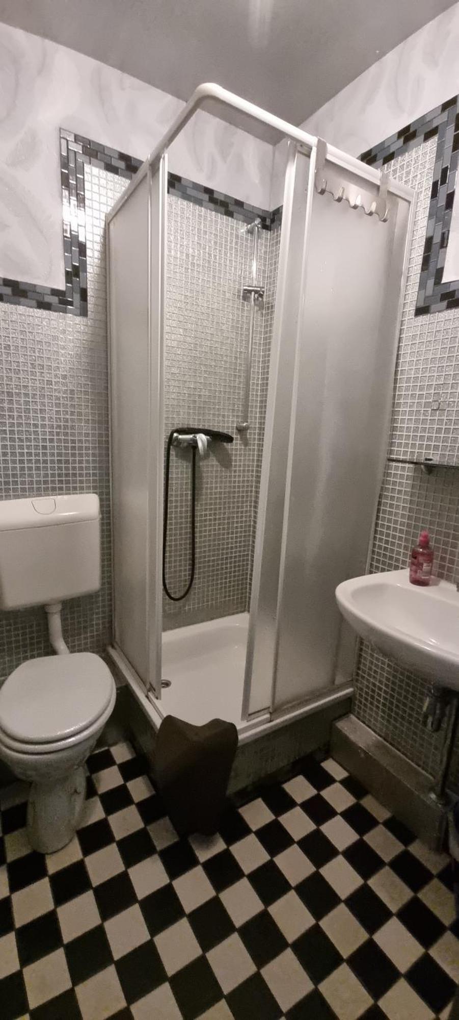 Single Room Bathroom,1607669468:JPEG